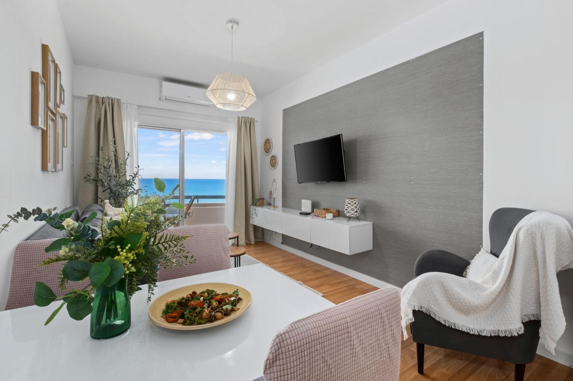 Lazuli Sea View Beachfront- Ap 61 Larnaca Esterno foto