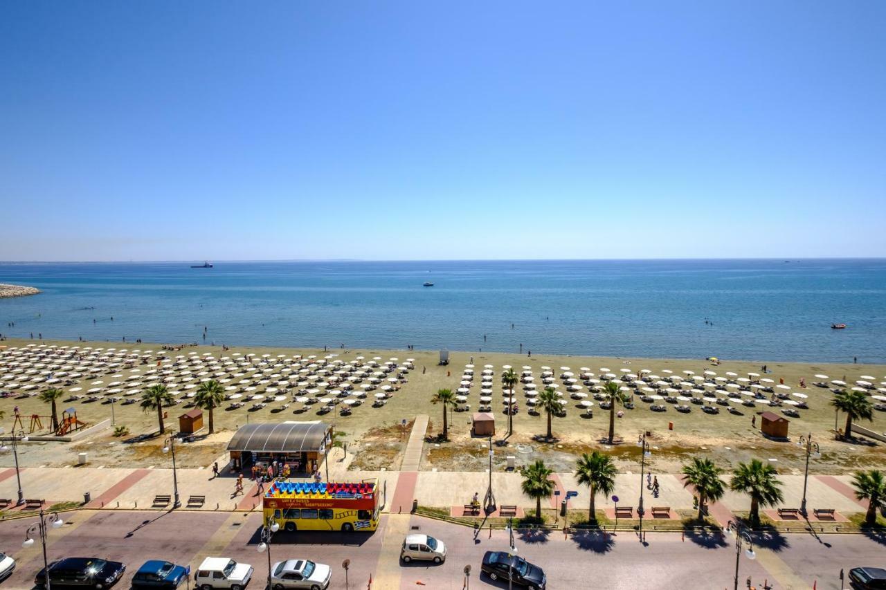 Lazuli Sea View Beachfront- Ap 61 Larnaca Esterno foto